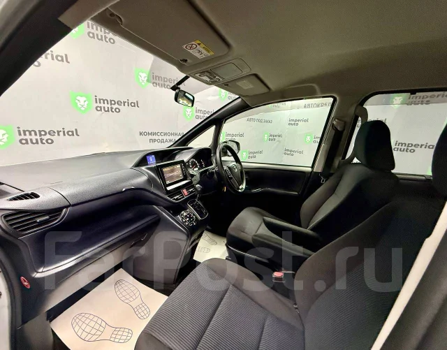 Toyota Noah. �������, ��������, 2.0 (152��.�.), ������, 178 000����. �� ����