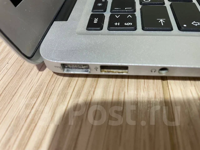 Apple MacBook Air 13 2011 Mid. 13", 1,8����, ��� 4 ��, ���� 256���, WiFi: 1, Bluetooth: 1 ����