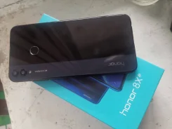 Honor 8X. �/�, 64 ��, ������, 3G, 4G LTE, Dual-SIM, NFC ����