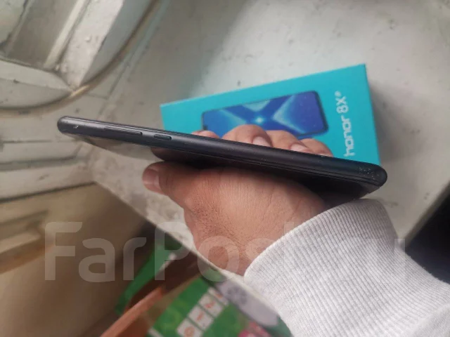 Honor 8X. �/�, 64 ��, ������, 3G, 4G LTE, Dual-SIM, NFC ����