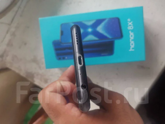 Honor 8X. �/�, 64 ��, ������, 3G, 4G LTE, Dual-SIM, NFC ����
