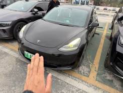Tesla Model 3 ����