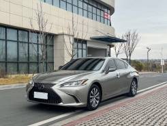 Lexus ES300h. V70 ����