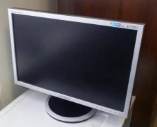 Samsung. 19", ���������� �� (LCD, LED, QLED) ����