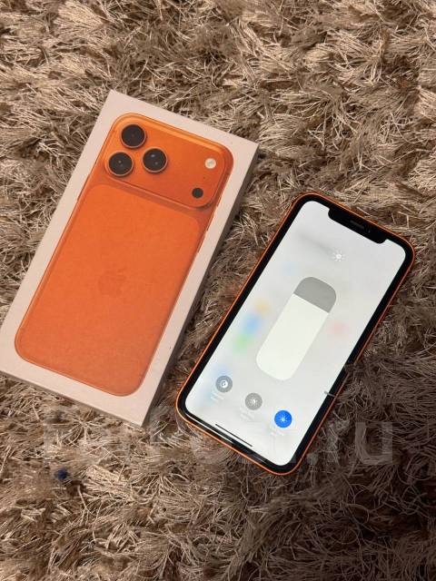 Apple iPhone Xr. �/�, 64 ��, ���������, 3G, 4G LTE, 5G, NFC ����