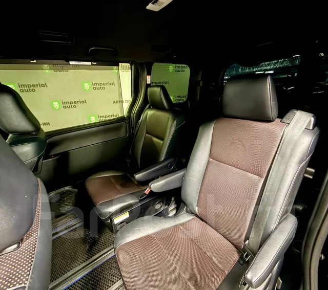 Toyota Voxy. �������, ��������, 2.0 (152��.�.), ������, 87 000����. �� ����