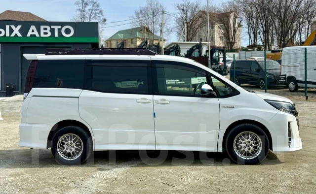 Toyota Noah. �������, ��������, 1.8 (99��.�.), ������, 161 000����. �� ����