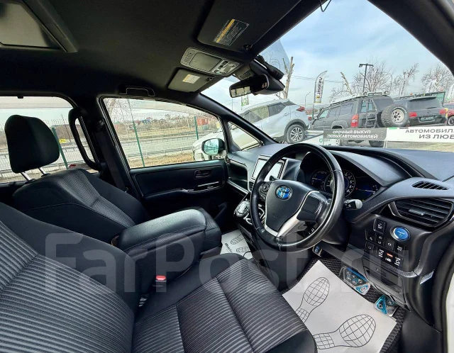 Toyota Noah. �������, ��������, 1.8 (99��.�.), ������, 161 000����. �� ����