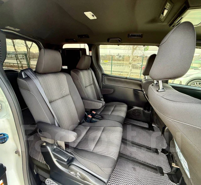 Toyota Noah. �������, ��������, 1.8 (99��.�.), ������, 161 000����. �� ����