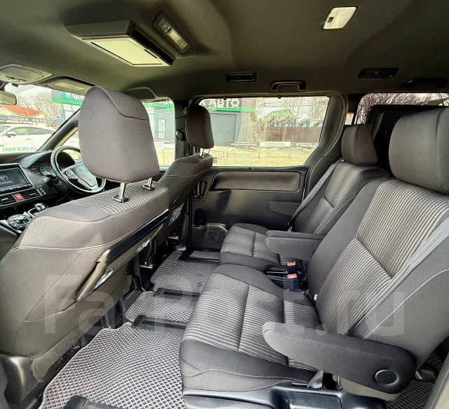 Toyota Noah. �������, ��������, 1.8 (99��.�.), ������, 161 000����. �� ����