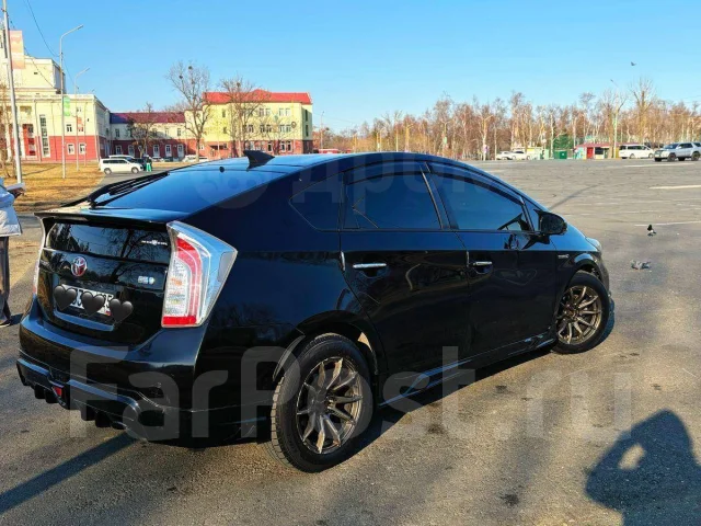 Toyota Prius. ��������, ��������, ������, 275����. �� ����