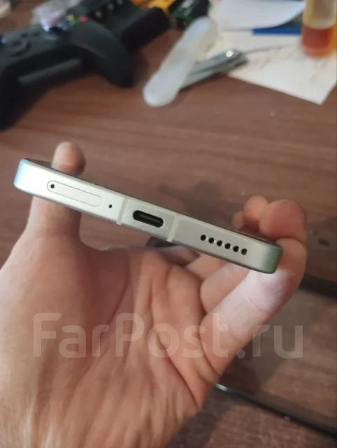 Xiaomi Poco F7. �/�, 256 ��, �����, ���������, 3G, 4G LTE, 5G, Dual-SIM ����