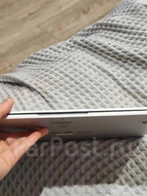 Xiaomi Mi Notebook Air 13.3. 13.3", 2,3����, ��� 8 ��, ���� 256���, WiFi: 1, Bluetooth: 1 ����