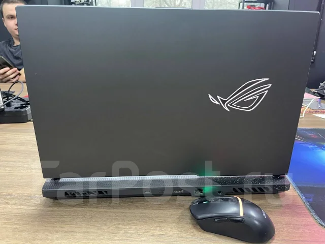 Asus ROG Strix. 17", 3,2����, ��� 16 ��, ���� 512���, WiFi: 1, Bluetooth: 1, ����������� �� 2��. ����