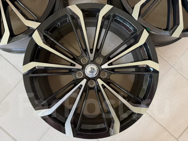 Modellista. 8.5x19", 5x114.3, ET35, �� 73,1���. ����