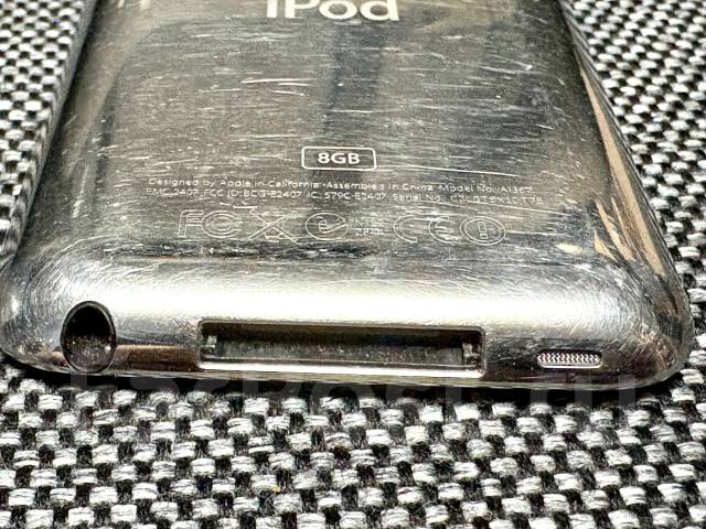 Apple iPod touch 4. ����