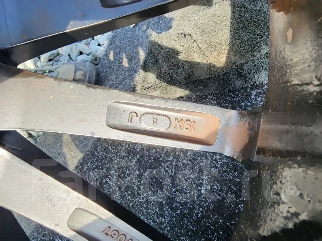 Axis. 8.0x19", 5x112, ET48 ����