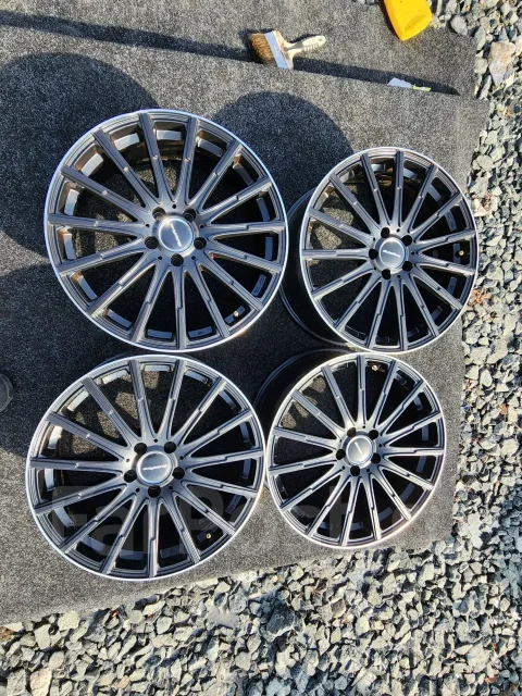 Axis. 8.0x19", 5x112, ET48 ����