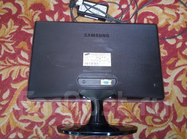 Samsung. 19", ���������� �� (LCD, LED, QLED) ����