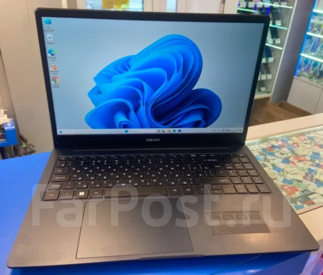 DEXP Aquilon. 15.6", 1����, ��� 8 ��, ���� 256���, WiFi: 1, Bluetooth: 1 ����