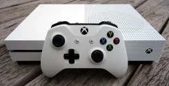 Microsoft Xbox One S ����