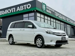 Toyota Isis. �������, ��������, 1.8 (143��.�.), ������, 52 000����. �� ����