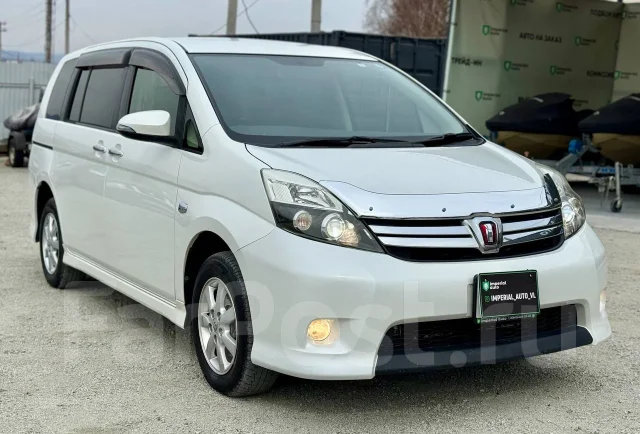 Toyota Isis. �������, ��������, 1.8 (143��.�.), ������, 52 000����. �� ����