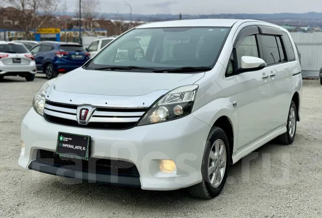 Toyota Isis. �������, ��������, 1.8 (143��.�.), ������, 52 000����. �� ����