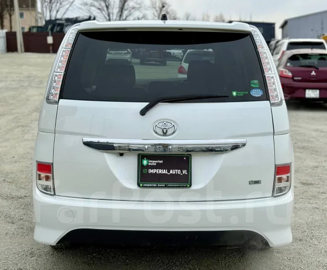 Toyota Isis. �������, ��������, 1.8 (143��.�.), ������, 52 000����. �� ����