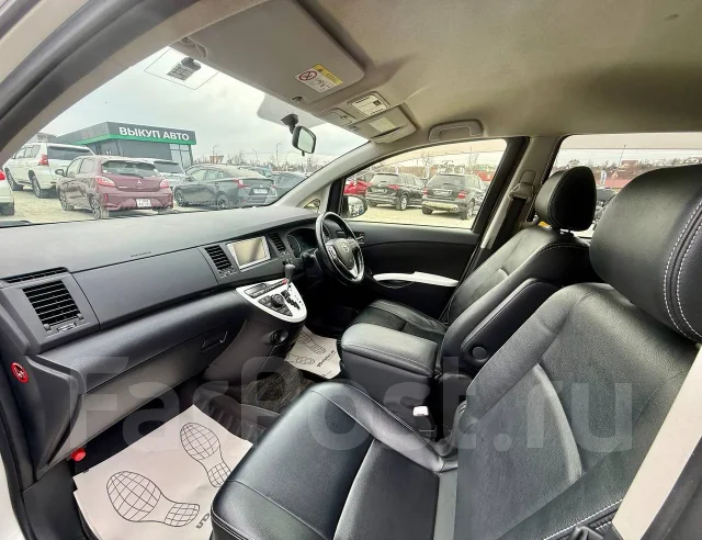 Toyota Isis. �������, ��������, 1.8 (143��.�.), ������, 52 000����. �� ����