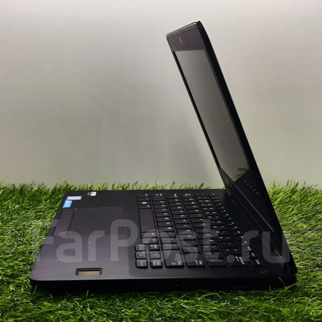 Dell Latitude E7270. 12.5", 2,4����, ��� 8 ��, ���� 256���, WiFi: 1, Bluetooth: 1, ����������� �� 10��. ����