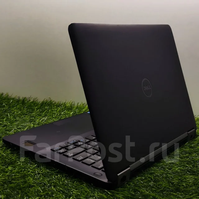 Dell Latitude E7270. 12.5", 2,4����, ��� 8 ��, ���� 256���, WiFi: 1, Bluetooth: 1, ����������� �� 10��. ����