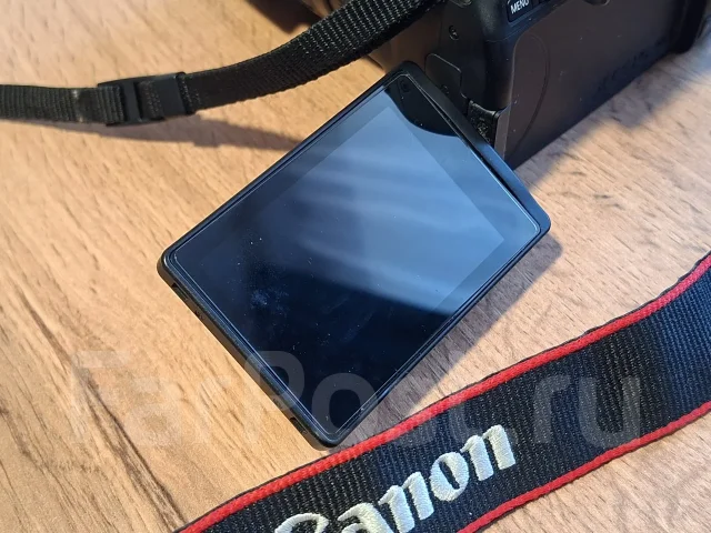 Canon EOS 250D ����