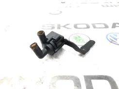�������������� ����� Skoda Octavia RS 2010 5N0965561 A5 (1Z) 2.0 CEGA 5N0965561 ����