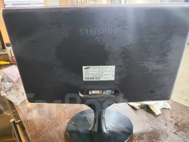Samsung. 20", ���������� �� (LCD, LED, QLED) ����
