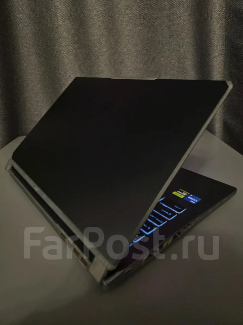 MSI Cyborg. 15.6", ��� 16 ��, ���� 512���, WiFi: 1, Bluetooth: 1 ����