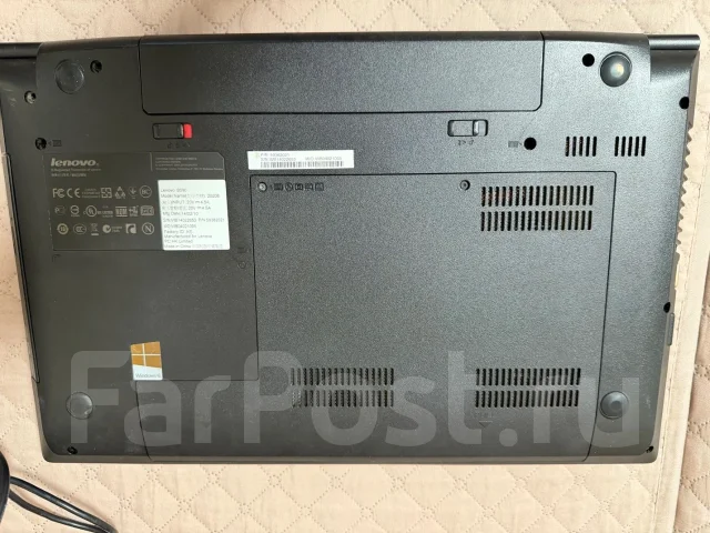 Lenovo. 15.6", 2,6����, ��� 8 ��, ���� 930���, WiFi: 1, Bluetooth: 1, ����������� �� 5��. ����