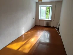 3-���������, ����� ������ 131. �����, ������� ����, 58���.��., 2/5 ����. �������� ����