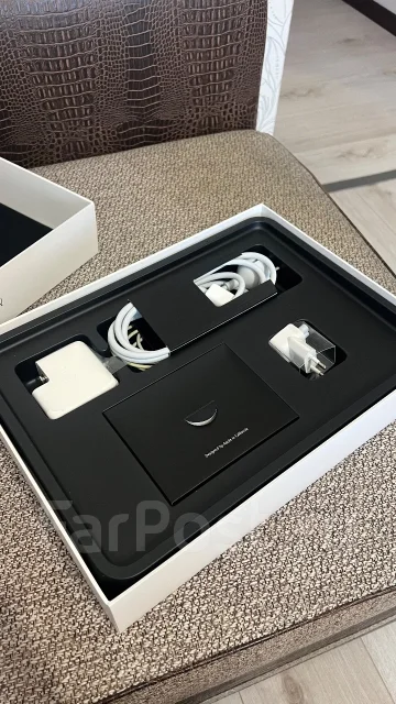 Apple MacBook Air 13 2017 Mid MQD32. 13.3", 1,8����, ��� 8 ��, ���� 128���, WiFi: 1, Bluetooth: 1 ����