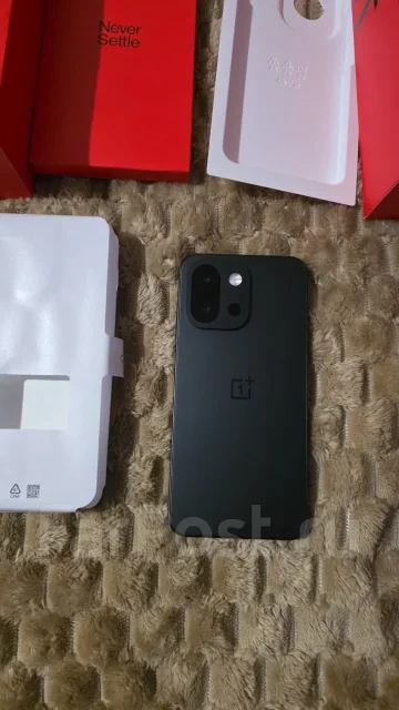 OnePlus 13T. �����, 256 ��, ������, 5G ����