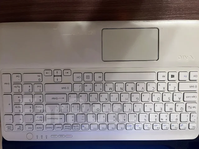 Sony VAIO. 15.5", 2,4����, ��� 4 ��, ���� 500���, WiFi: 1, Bluetooth: 1 ����