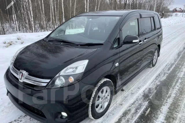 Toyota Isis. ��������, ��������, 1.8 (144��.�.), ������, 100 000����. �� ����