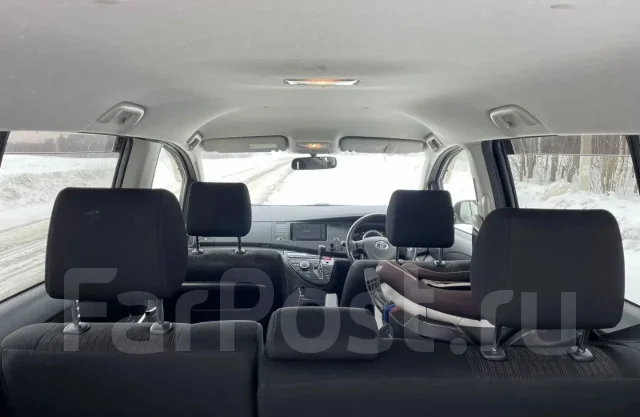 Toyota Isis. ��������, ��������, 1.8 (144��.�.), ������, 100 000����. �� ����