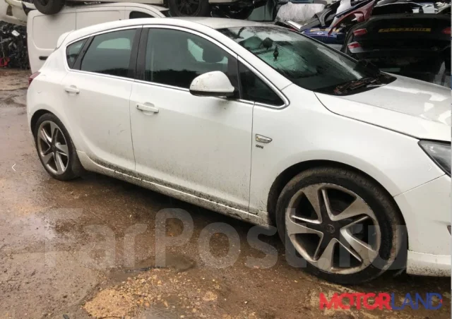 ��������� Opel Astra J 2010-2017 21028212 13581885 ����