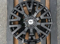 Kahn RS-2. 8.5x20", 5x114.3, ET35, �� 73,1���. ����