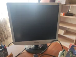 Samsung. 19" ����