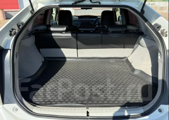 Toyota Prius. ��������, ��������, 1.0 (99��.�.), ������, 136 878����. �� ����