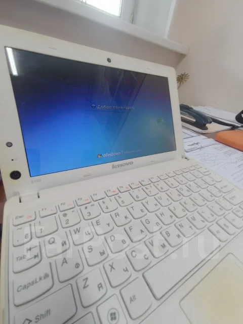 Lenovo IdeaPad S100. 10.1", 1,7����, ��� 2048 ��, ���� 320���, WiFi: 1, Bluetooth: 1, ����������� �� 1��. ����
