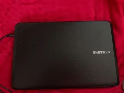Samsung R528. 15.6", ��� 3072 ��, ���� 250���, WiFi: 1, Bluetooth: 1 ����