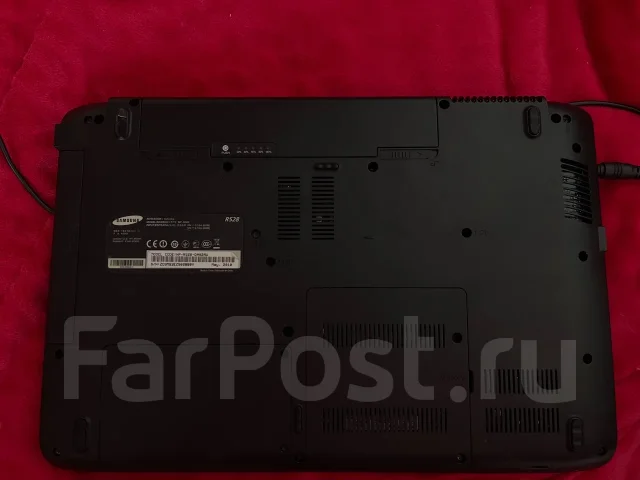 Samsung R528. 15.6", ��� 3072 ��, ���� 250���, WiFi: 1, Bluetooth: 1 ����